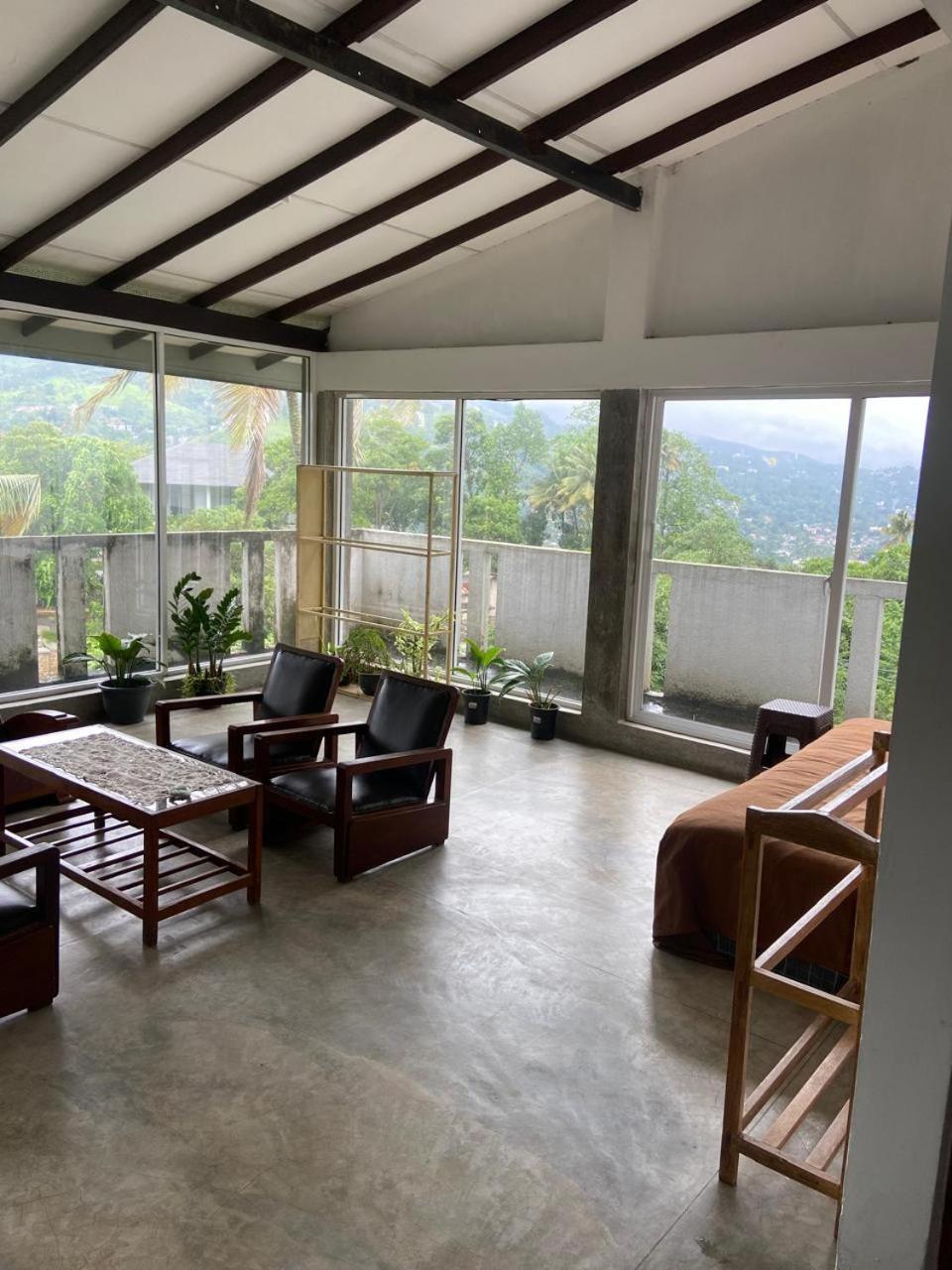 Upland Inn كاندي المظهر الخارجي الصورة