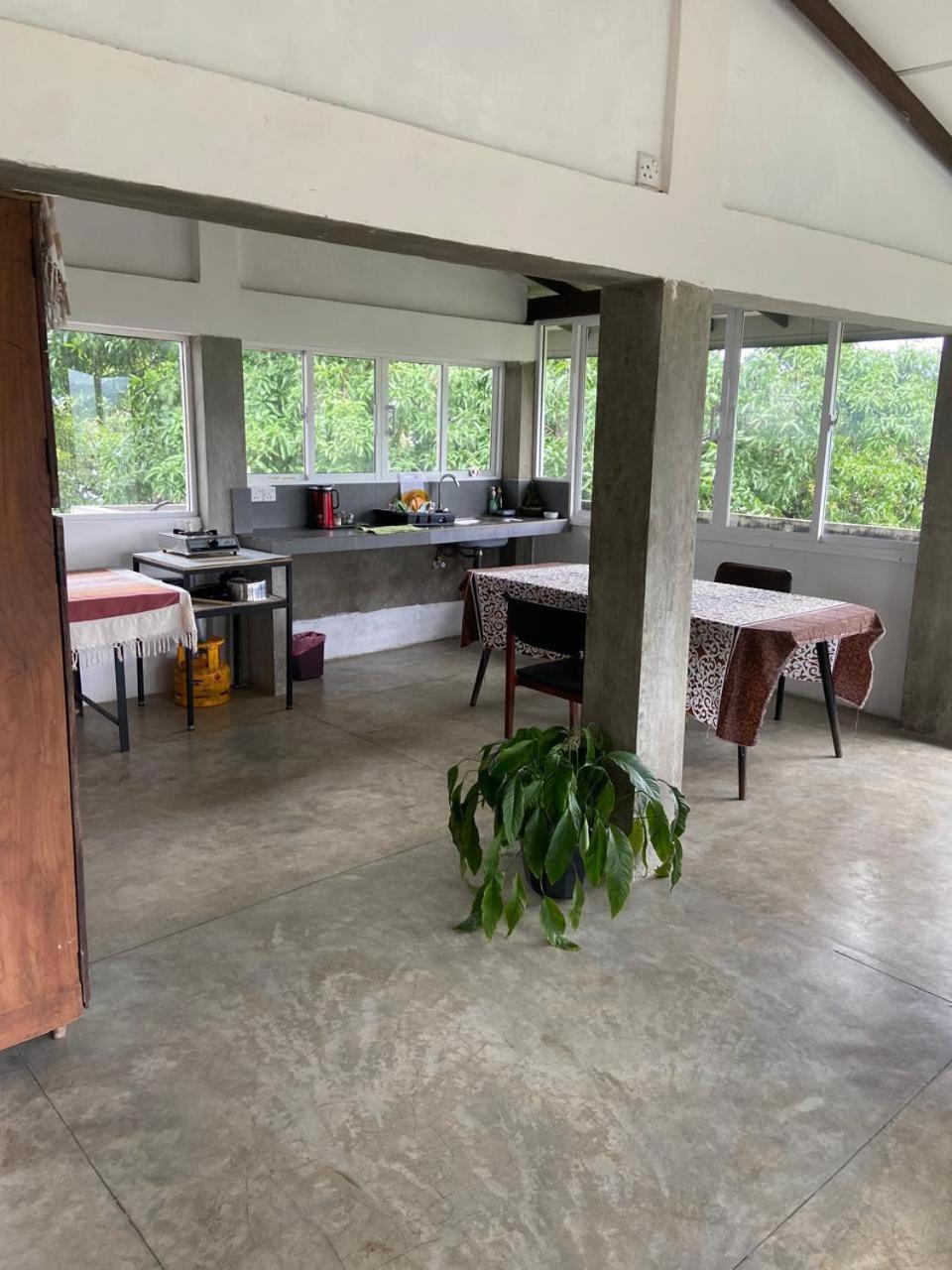 Upland Inn كاندي المظهر الخارجي الصورة