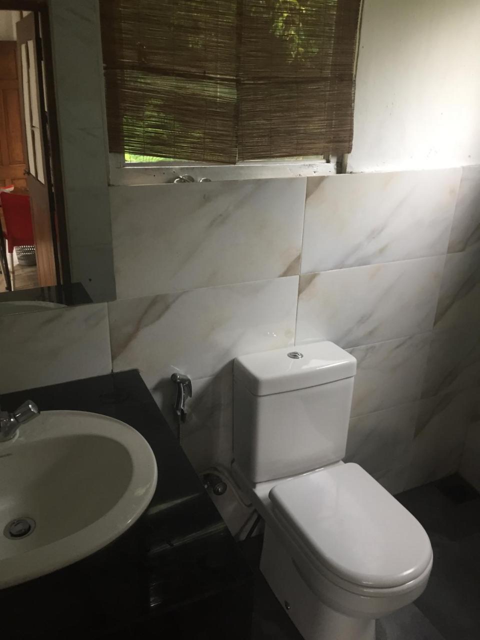 Upland Inn كاندي المظهر الخارجي الصورة