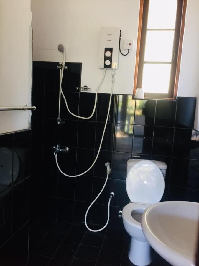Upland Inn كاندي المظهر الخارجي الصورة